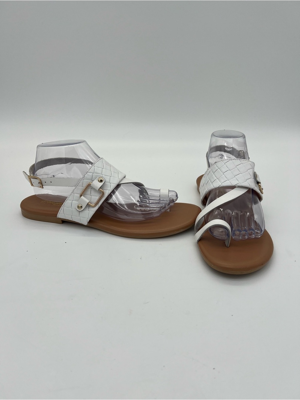 L'artigiano Lucchese Women's toe loop sandals size 9.5